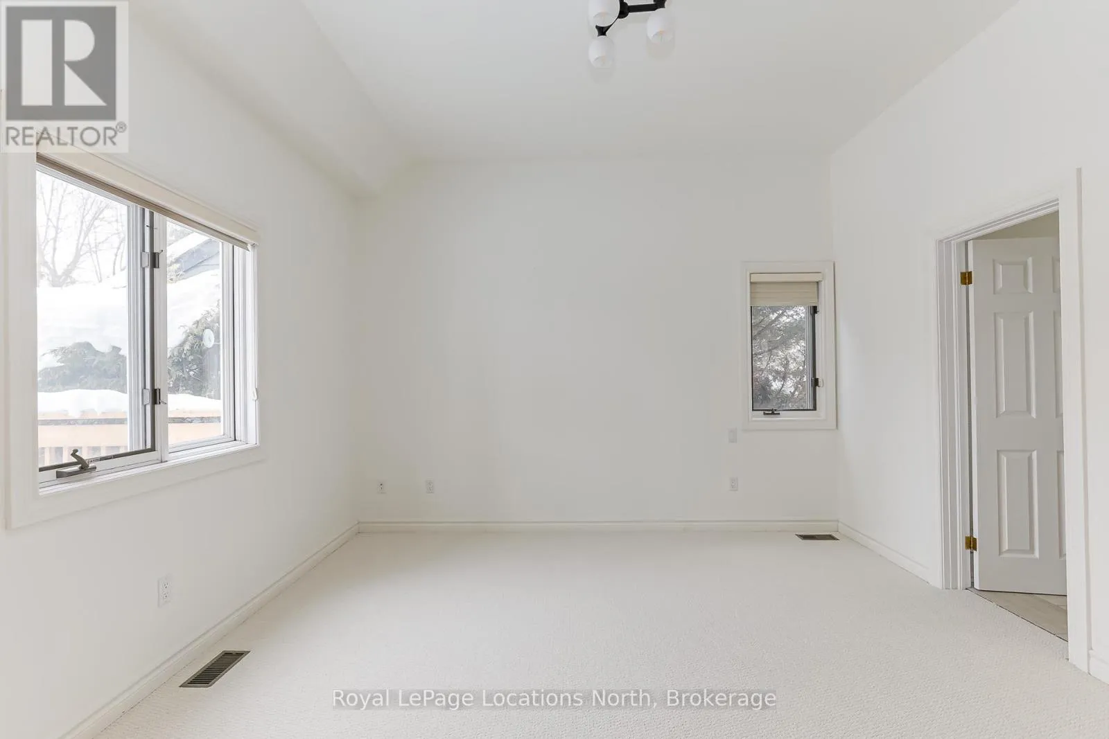 primary bdrm main floor