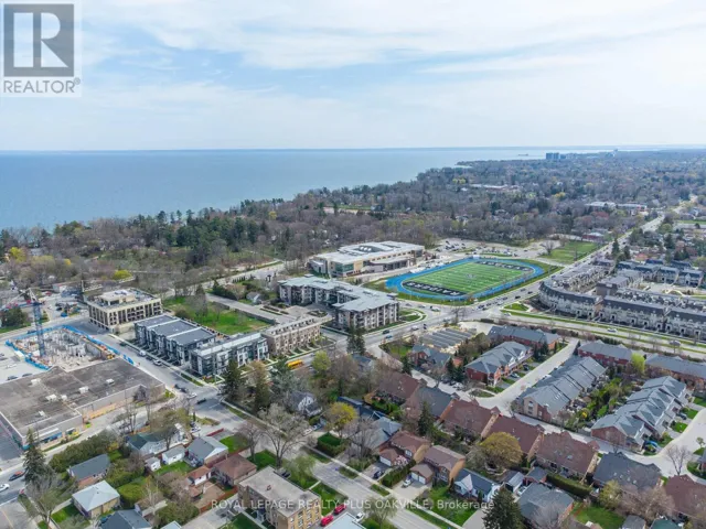 909 - 212 KERR STREET, Oakville (CO Central), Ontario L6K3B1