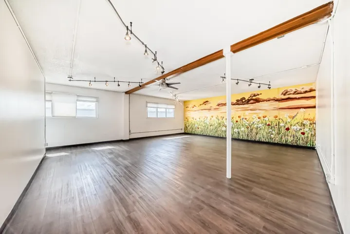 9938 70 Avenue NW, Edmonton, Alberta T6E0V7