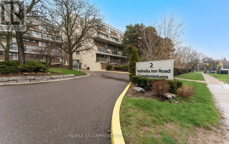 308C - 2 VALHALLA INN ROAD, Toronto (Islington-City Centre West), Ontario M9B6C3