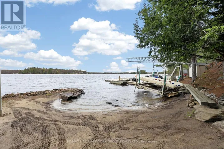 45 ISLAND 2ML ISLAND, Gravenhurst (Wood (Gravenhurst)), Ontario P0E1G0