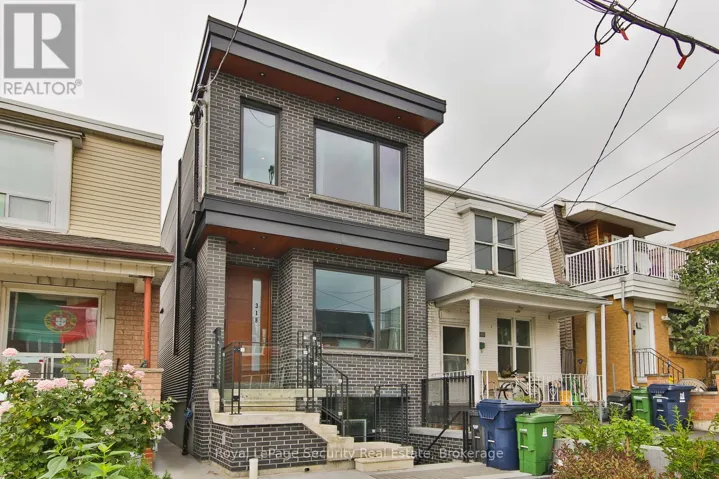 318 BOON AVENUE, Toronto (Caledonia-Fairbank), Ontario M6E4A5
