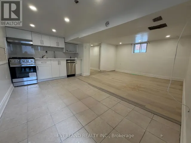 LOWER UNIT - 247 BELGRAVIA AVENUE, Toronto (Briar Hill-Belgravia), Ontario M6E2M9
