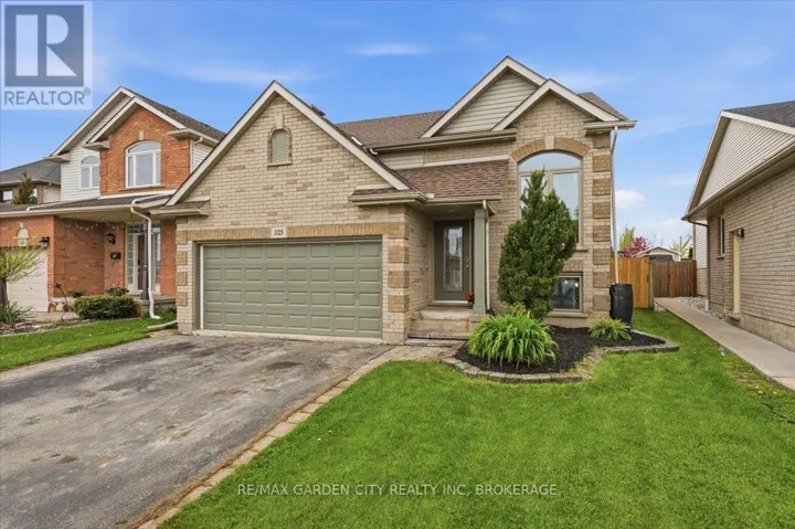 325 WINTERBERRY BOULEVARD, Thorold (Confederation Heights), Ontario L2V5E6