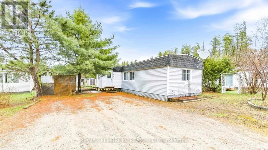 13 NATURE LANE, Laurentian Hills, Ontario K0J1J0