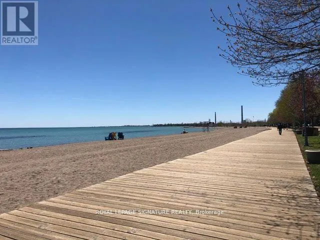 UPPER - 20 KEW BEACH AVENUE, Toronto (The Beaches), Ontario M4L1B7