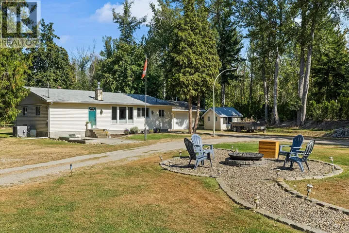 2239 Mayer Road, Kelowna, British Columbia V1W2G2