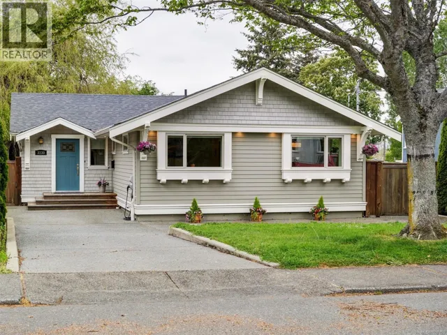 3130 Somerset St, Victoria, British Columbia V8X1C7