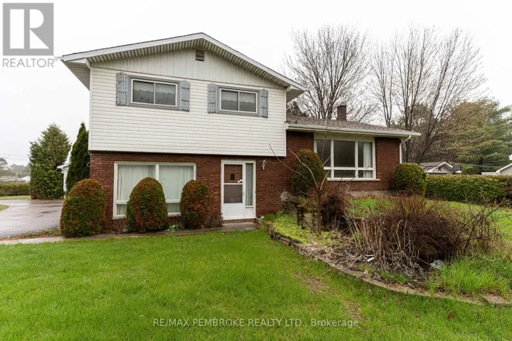 2 SILKE DRIVE, Petawawa, Ontario K8H2K7