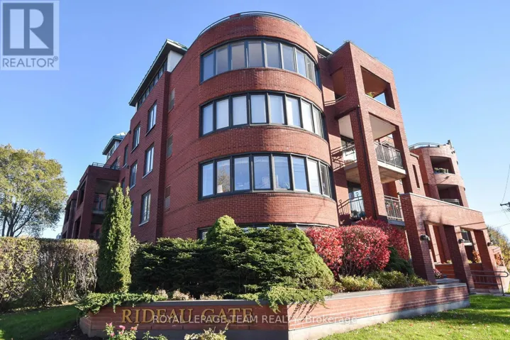 203 - 959 NORTH RIVER ROAD, Ottawa, Ontario K1K3V3