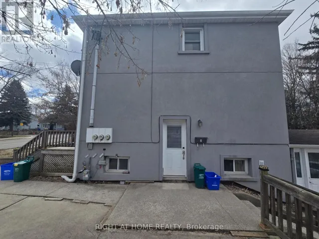 2 - 18 EWING STREET, Halton Hills (Georgetown), Ontario L7G2P7