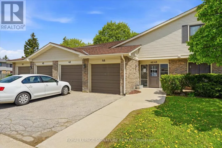 42 - 2701 AQUITAINE AVENUE, Mississauga (Meadowvale), Ontario L5N2H7