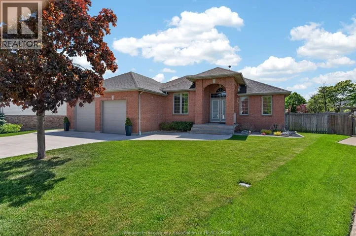 4767 Shadetree, Windsor, Ontario N9G2T9