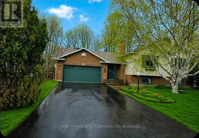 13 QUEENSTON DRIVE, Ottawa, Ontario K0A2Z0