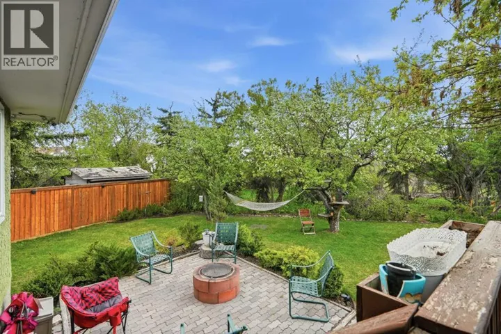 108 Doverglen Crescent SE, Calgary, Alberta T2B2P6