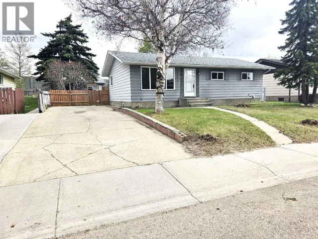 3532 50 Avenue E, Innisfail, Alberta T4G1J1