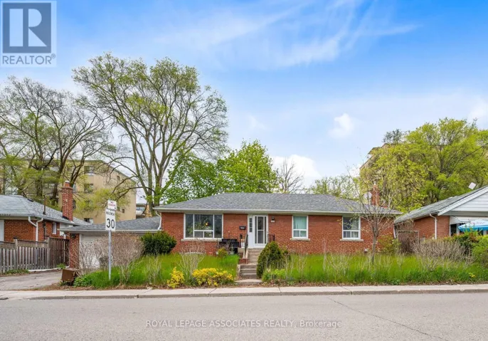 256 FERRIS ROAD, Toronto (O'Connor-Parkview), Ontario M4B1H6