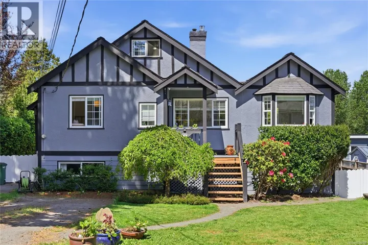 930 Lodge Ave, Saanich, British Columbia V8X3A8