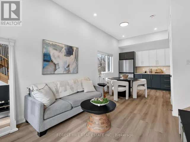 C - 5 HOPPERTON DRIVE, Toronto (St. Andrew-Windfields), Ontario M2L2S5