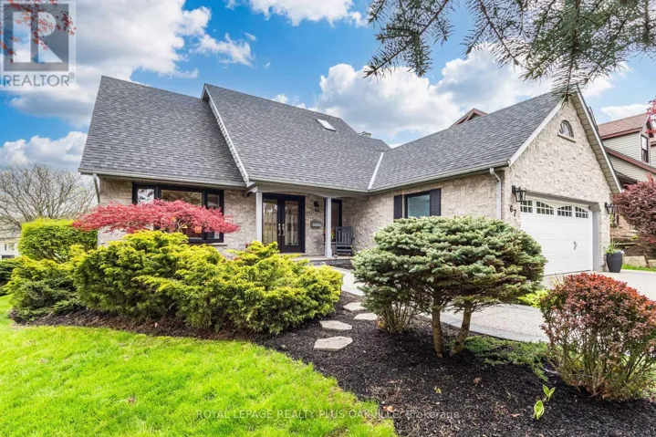 67 HONEYSUCKLE CRESCENT, Hamilton (Iroquoia Heights), Ontario L9K1B2