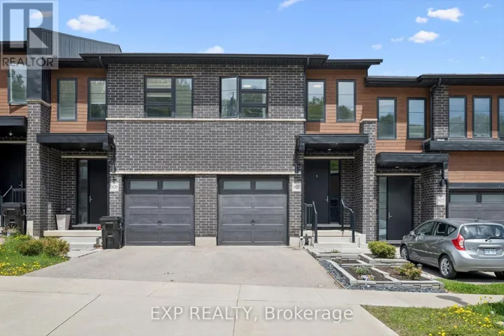 907 ROBERT FERRIE DRIVE, Kitchener, Ontario N2R0P2