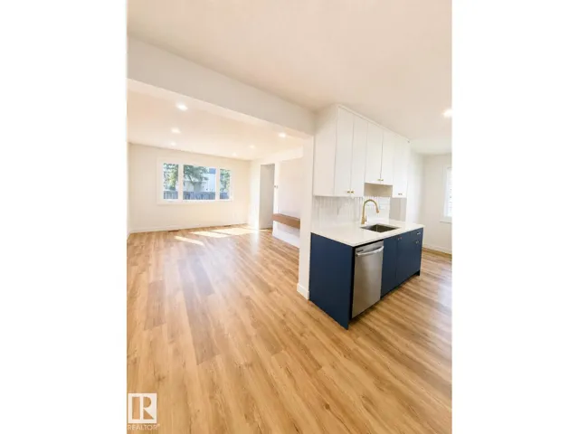 224 CALLINGWOOD TWO TW NW, Edmonton, Alberta T5T1A3