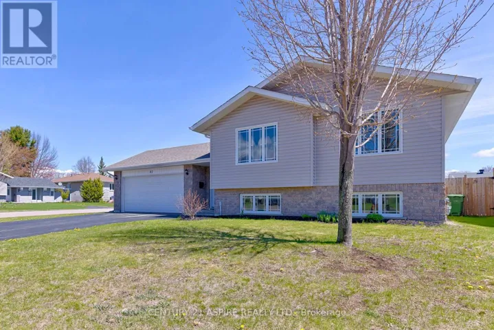 42 OAK AVENUE, Petawawa, Ontario K8H0B5
