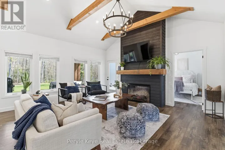 1056 XAVIER STREET, Gravenhurst (Morrison), Ontario P0E1G0