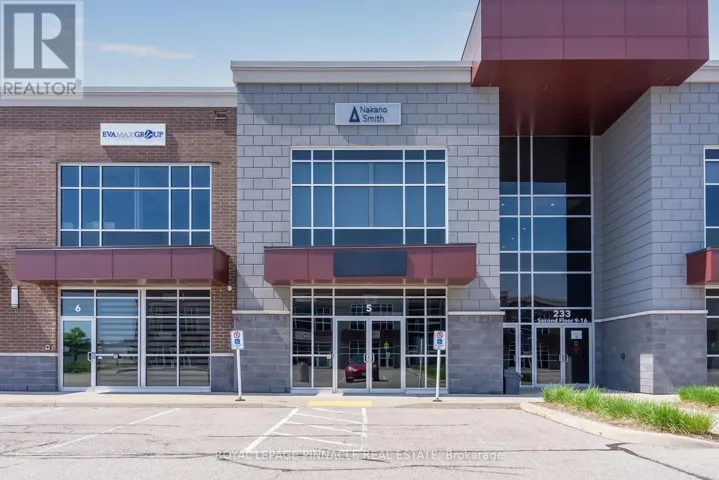 5 - 233 SPEERS ROAD, Oakville (QE Queen Elizabeth), Ontario L6K0J5