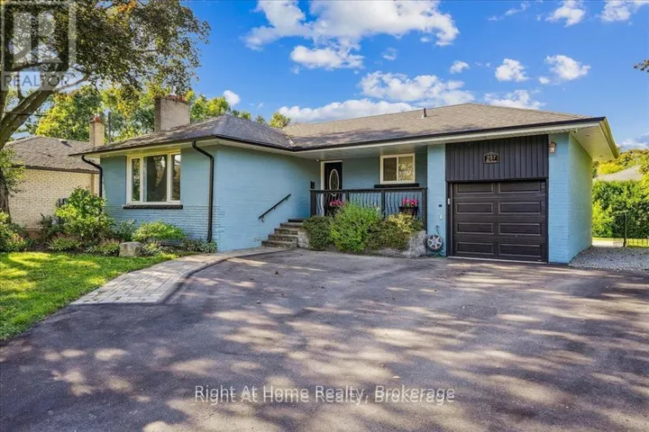 257 WALES CRESCENT, Oakville (BR Bronte), Ontario L6L3X8