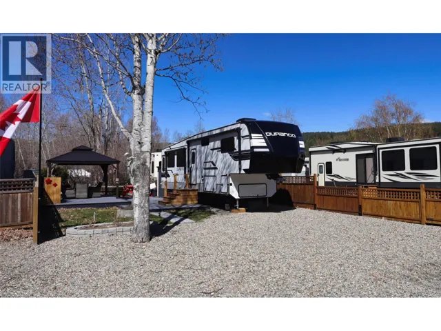 10 Rainbow Lane, Lee Creek, British Columbia V0E1M4