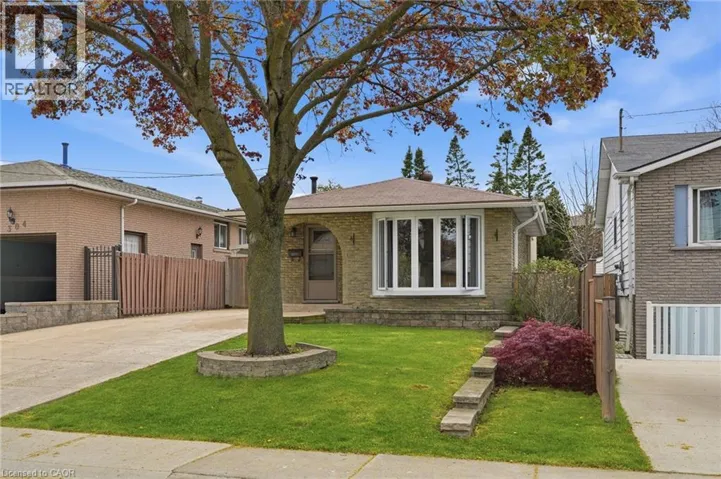 300 EAGLEWOOD Drive, Hamilton, Ontario L8W1T5