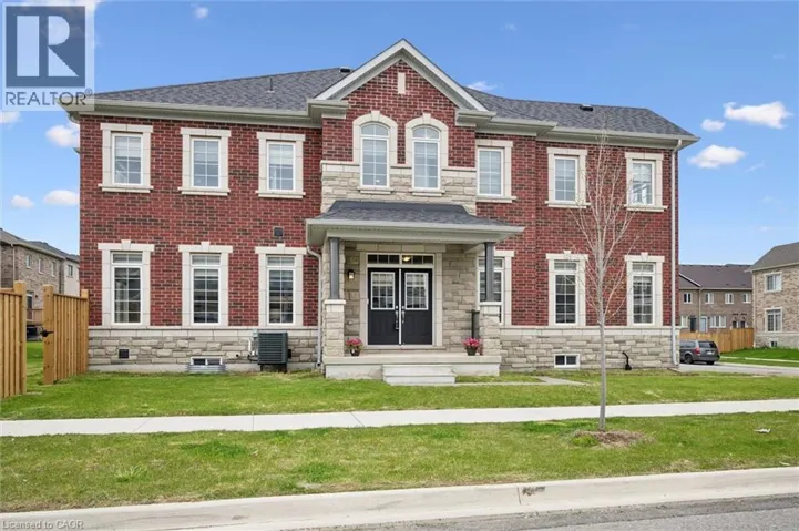 3 GLEDHILL Crescent, Cambridge, Ontario N1T0G2