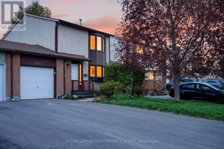 402 DUVAL LANE, Ottawa, Ontario K1E2K2