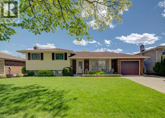 11 PIPPIN Drive, Brantford, Ontario N3R5V8