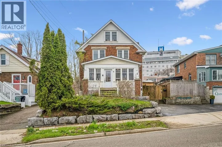 9 SPADINA Road E, Kitchener, Ontario N2M3X2