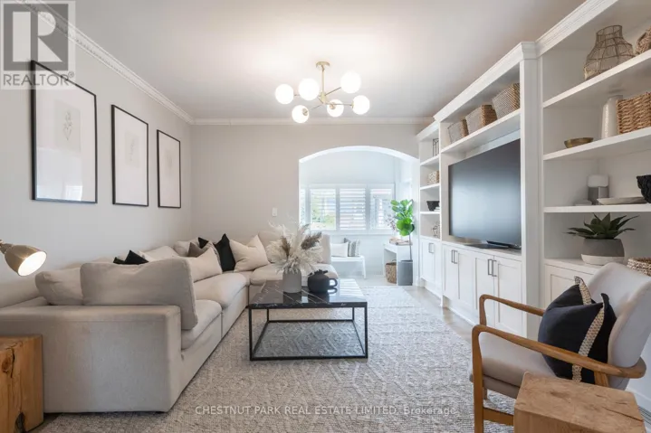 655 MORTIMER AVENUE, Toronto (Danforth Village-East York), Ontario M4C2J9