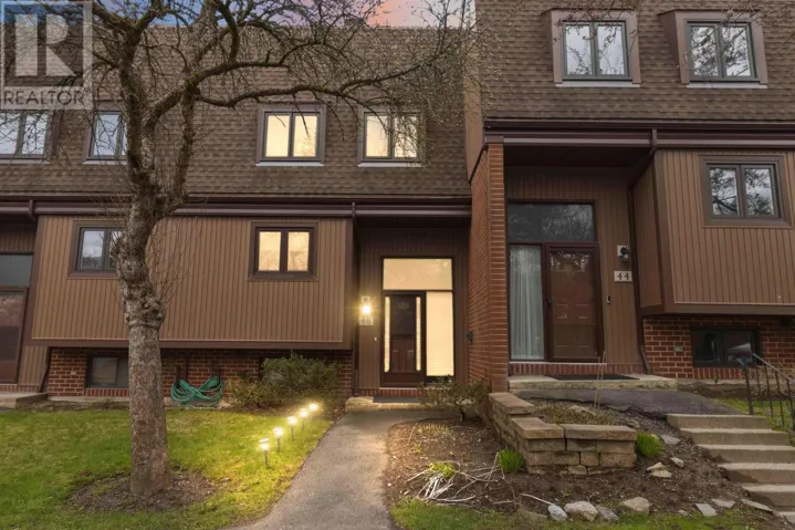 46 Hanover Court, Clayton Park, Nova Scotia B3M3K6