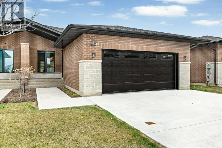 658 LILY MAC BOULEVARD, Windsor, Ontario N9E0B1