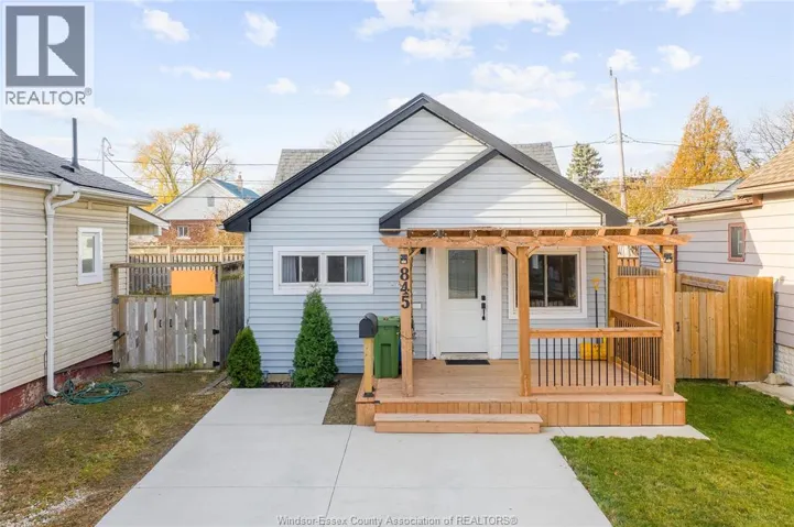 845 ARTHUR, Windsor, Ontario N8Y3Y1