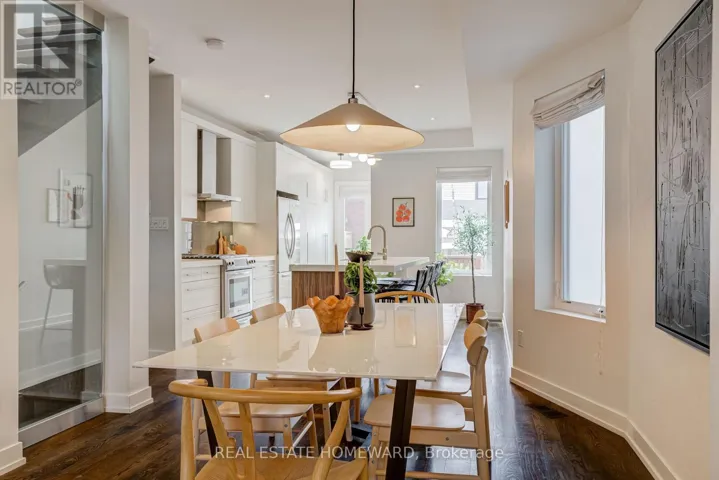 44 ASHDALE AVENUE, Toronto (Greenwood-Coxwell), Ontario M4L2Y7