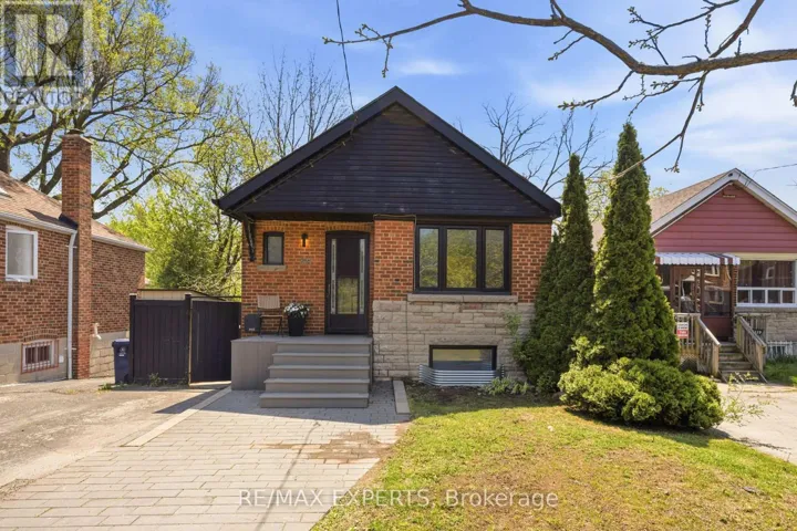 221 CLONMORE DRIVE, Toronto (Birchcliffe-Cliffside), Ontario M1N1Y4