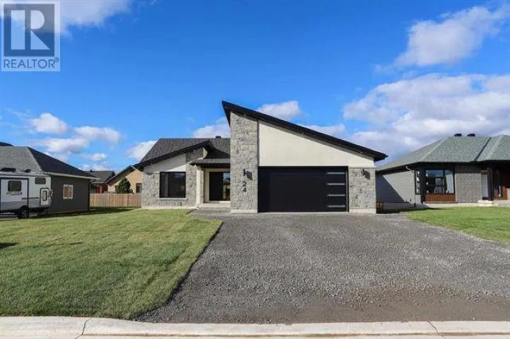 24 Noah DR, Sault Ste. Marie, Ontario P6C6E6