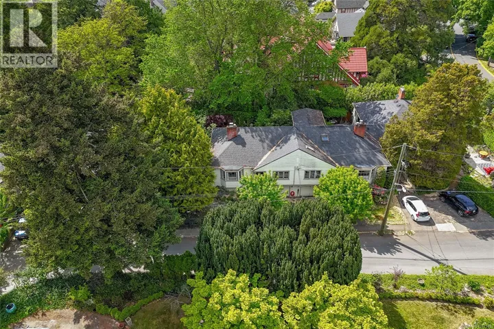 812 Langham Crt, Victoria, British Columbia V8V4J2