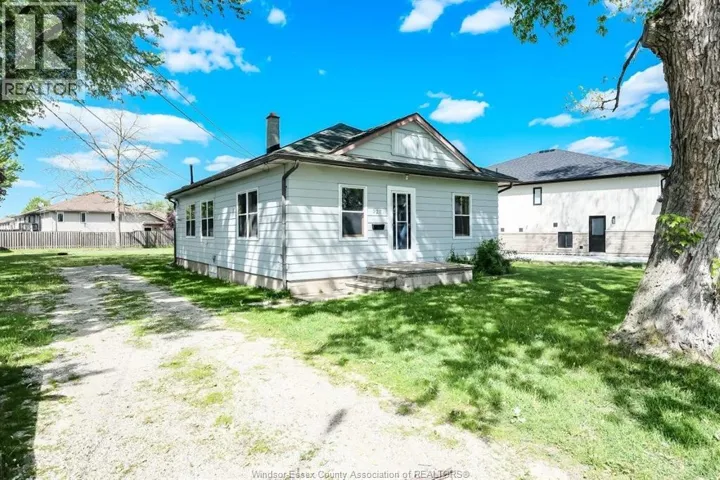 327 BOUFFARD, LaSalle, Ontario N9J1G3