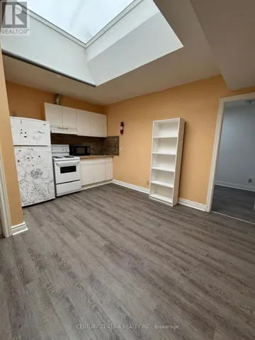 APT 2 - 2828 DANFORTH AVENUE, Toronto (East End-Danforth), Ontario M4C1M1