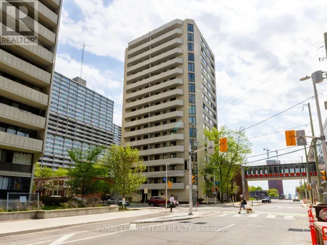 404 - 200 BAY STREET, Ottawa, Ontario K1R7W8
