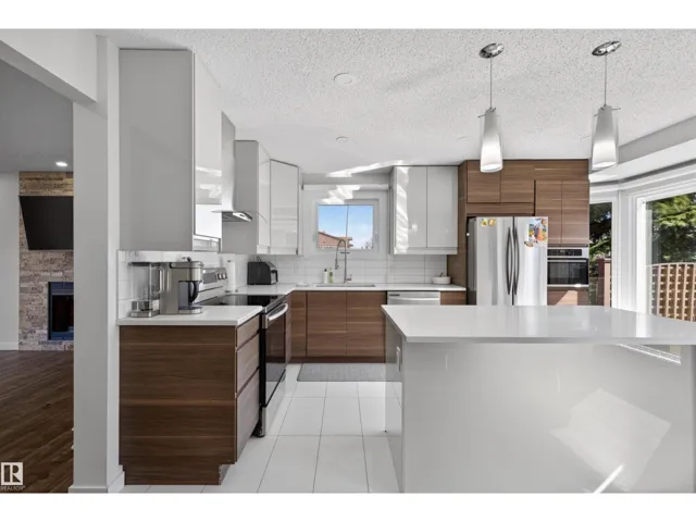 15251 88A ST NW, Edmonton, Alberta T5E6G7