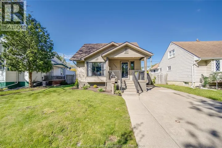1889 LABADIE, Windsor, Ontario N8W4J8