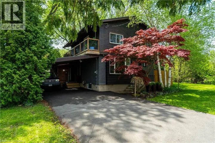 215 IONA Avenue, Hamilton, Ontario L8S2M3